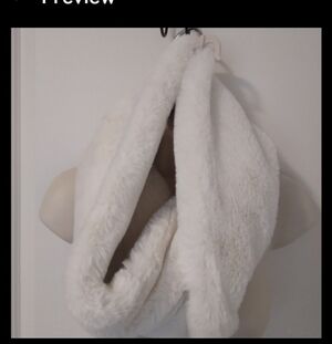 ❄️Elegant Ivory Faux Fur Infinity Scarf
